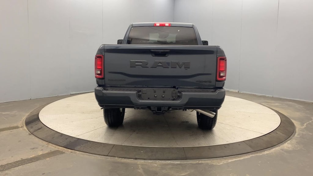 New 2026 Ram 2500 BIG HORN CREW CAB 4X4 6'4 BOX Pickup