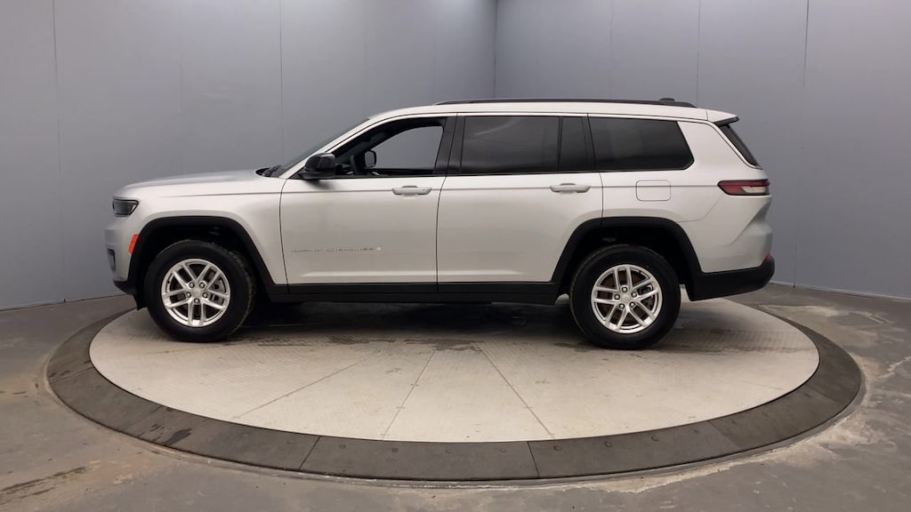 New 2025 Jeep Grand Cherokee L LAREDO X 4X4 Sport Utility