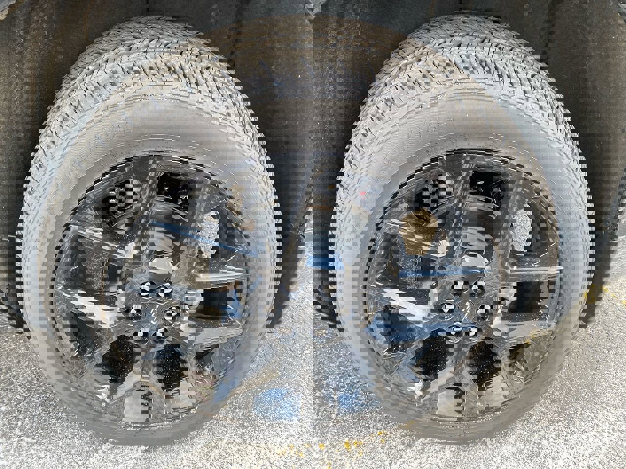 2024 Chevrolet Traverse RS photo 2