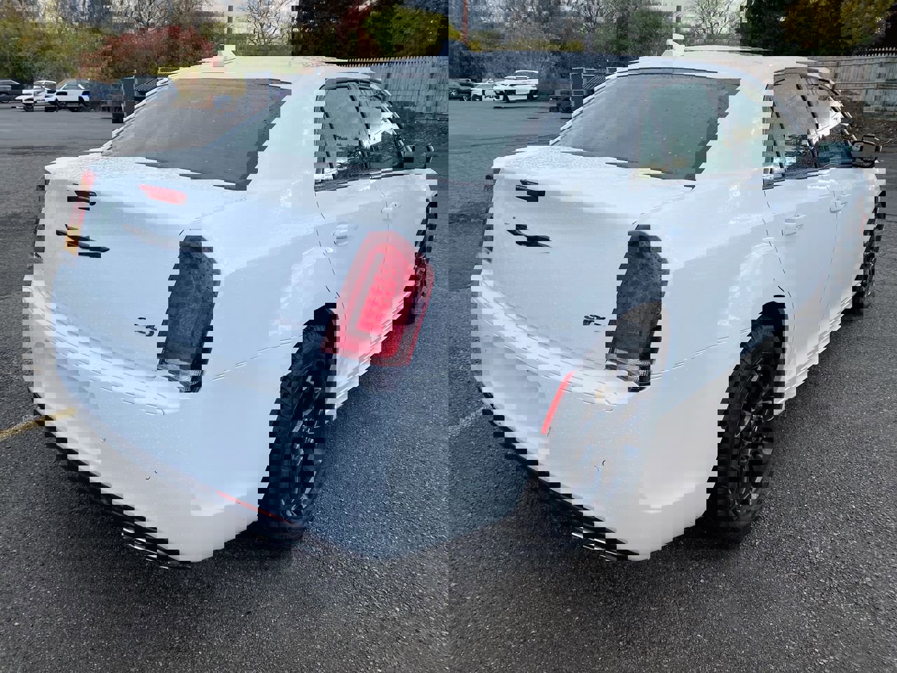 2023 Chrysler 300 Touring L photo 3