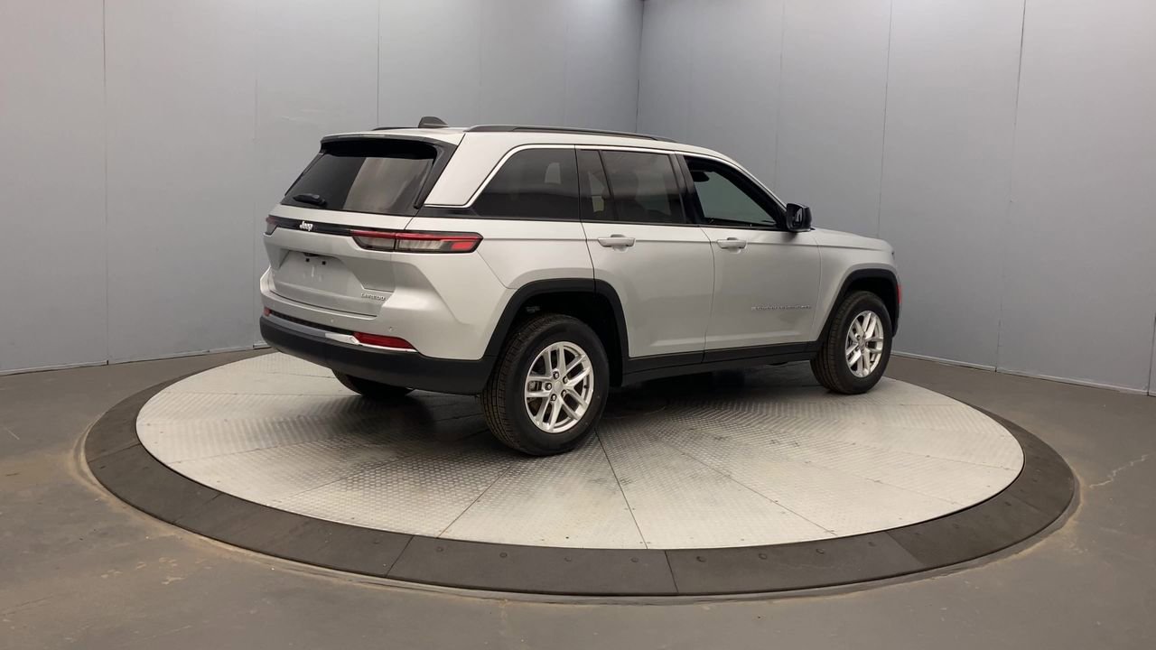 2025 Jeep Grand Cherokee Laredo - Photo 5