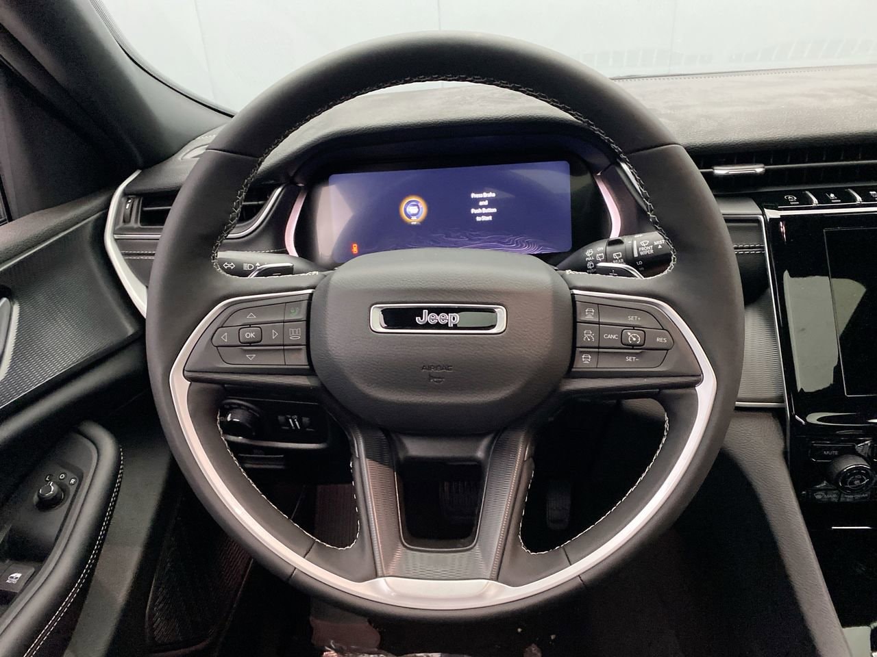2025 Jeep Grand Cherokee Laredo - Photo 15
