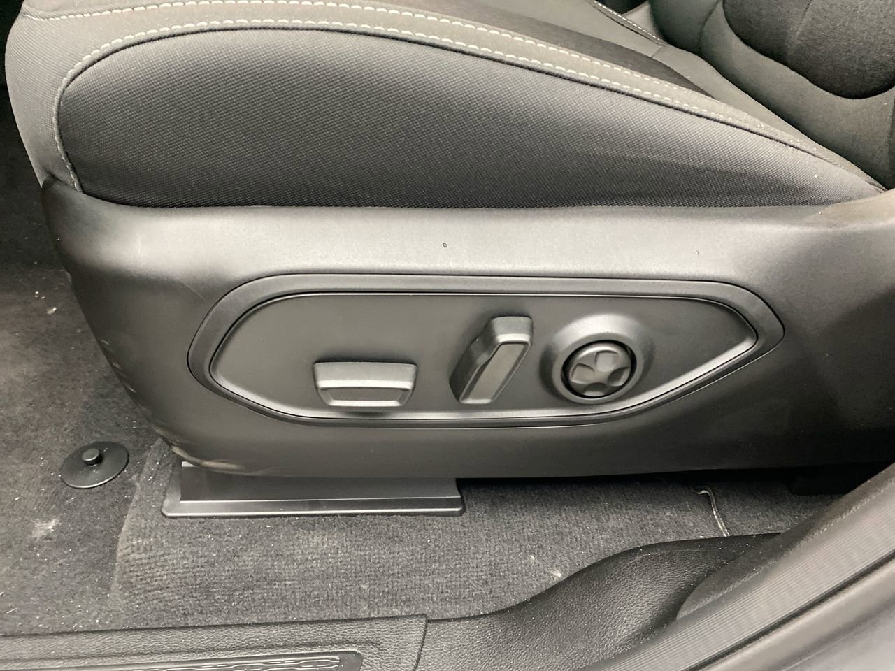 2025 Jeep Grand Cherokee Laredo - Photo 13