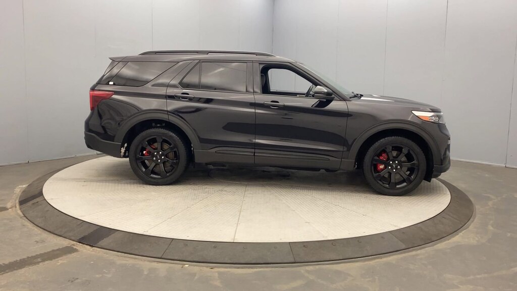 2023 Ford Explorer ST photo 4