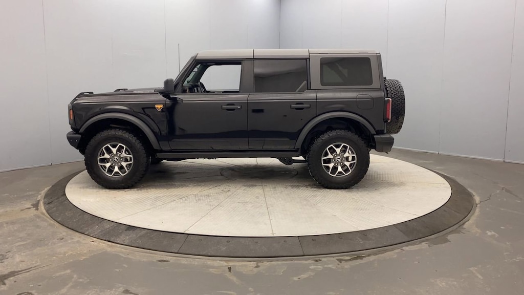 Used 2024 Ford Bronco Badlands SUV