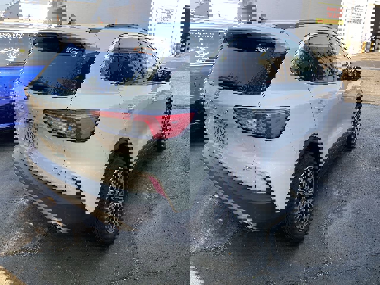 2021 Ford Escape SEL photo 3