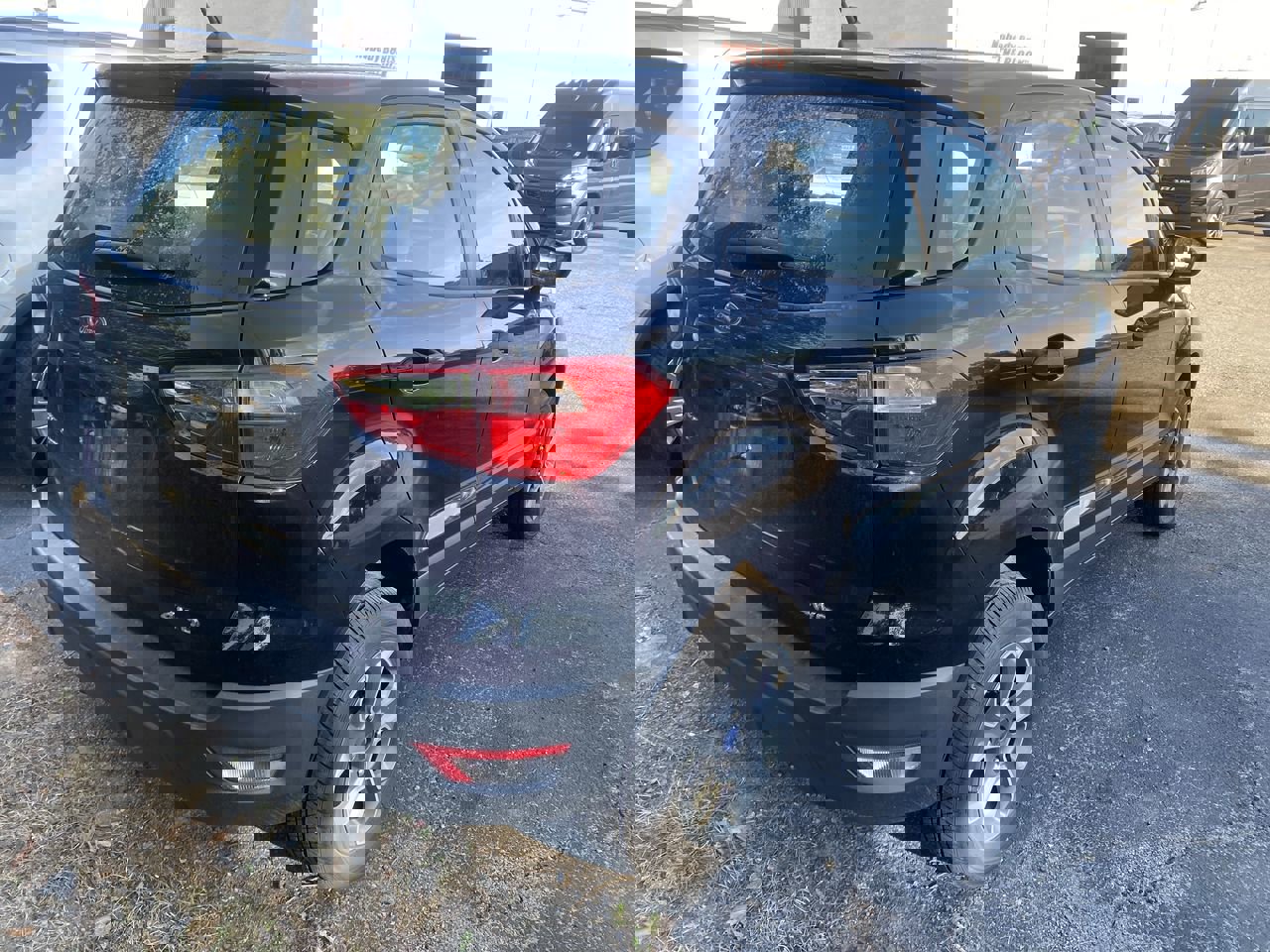 2022 Ford EcoSport S photo 3