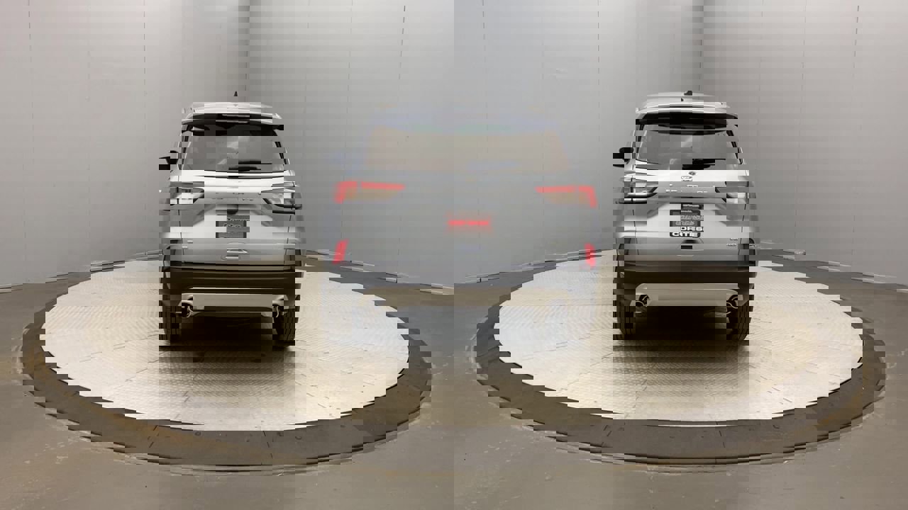2022 Ford Escape SE photo 3