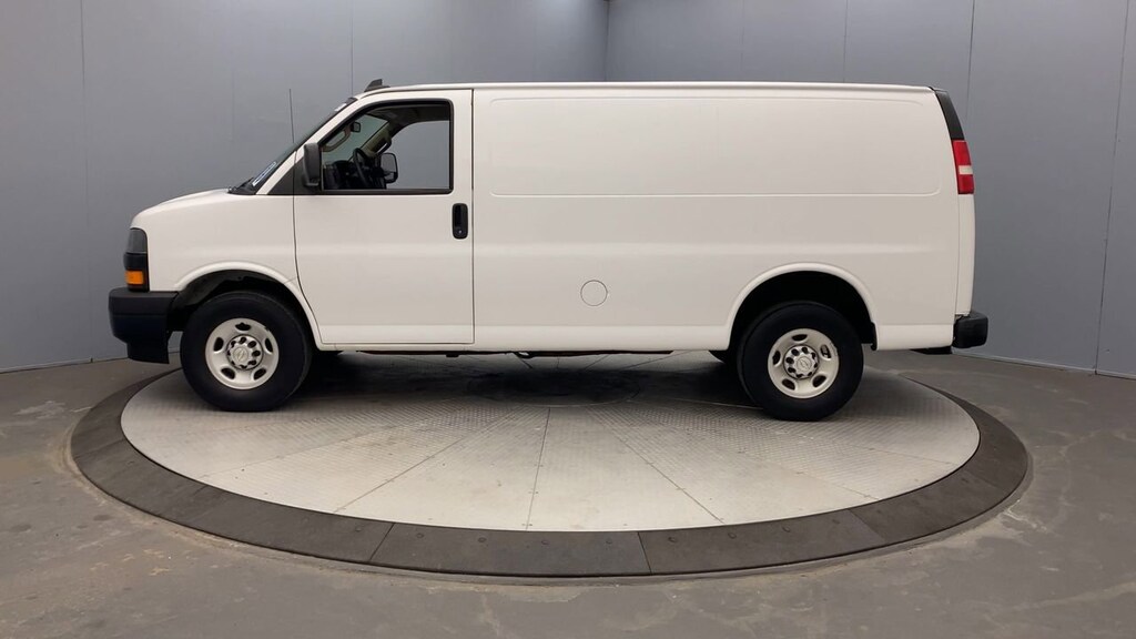 2019 Chevrolet Express Cargo Work Van photo 2