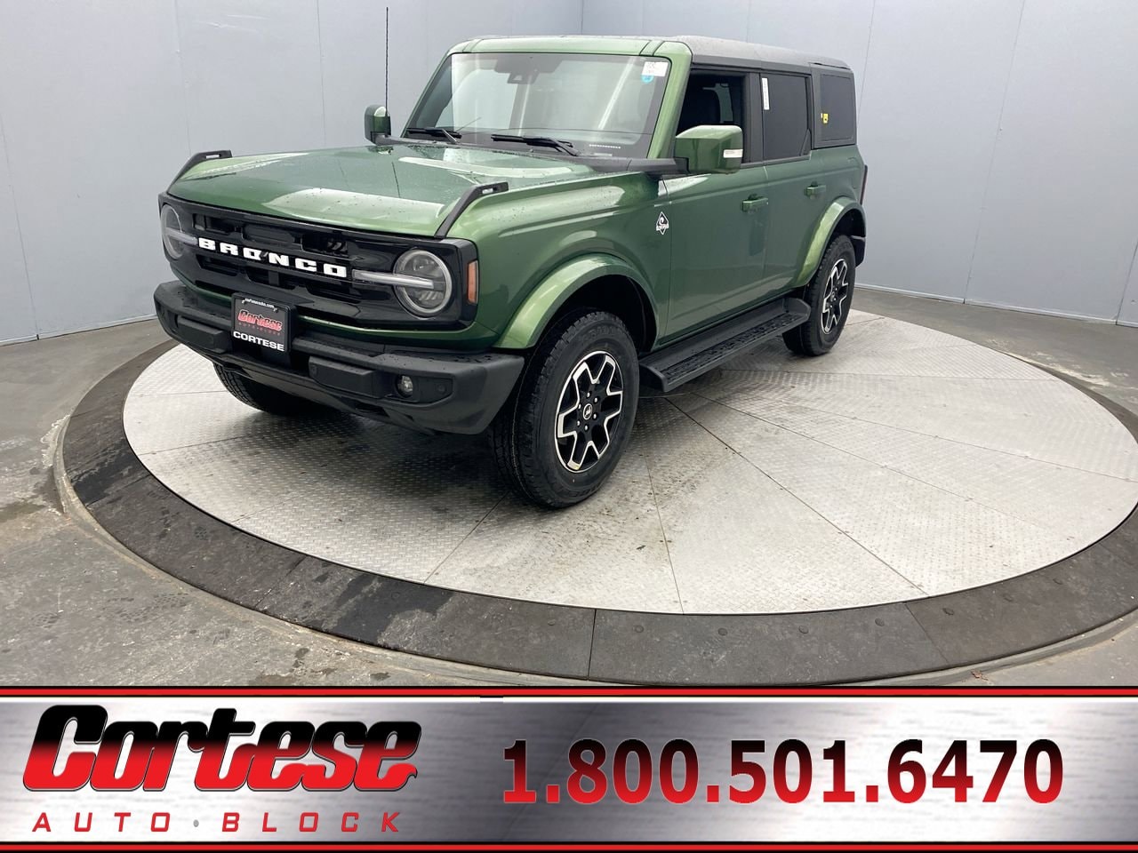 2025 Ford Bronco 4-Door Outer Banks's photo