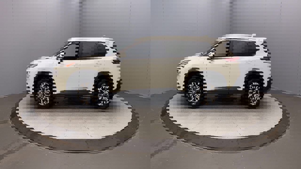 2021 Nissan Rogue SV photo 2