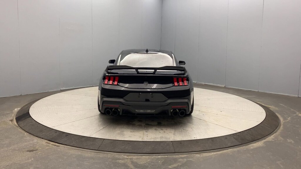 2025 Ford Mustang Dark Horse photo 4