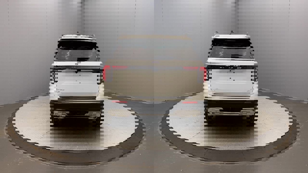 2025 Ford Explorer photo 3