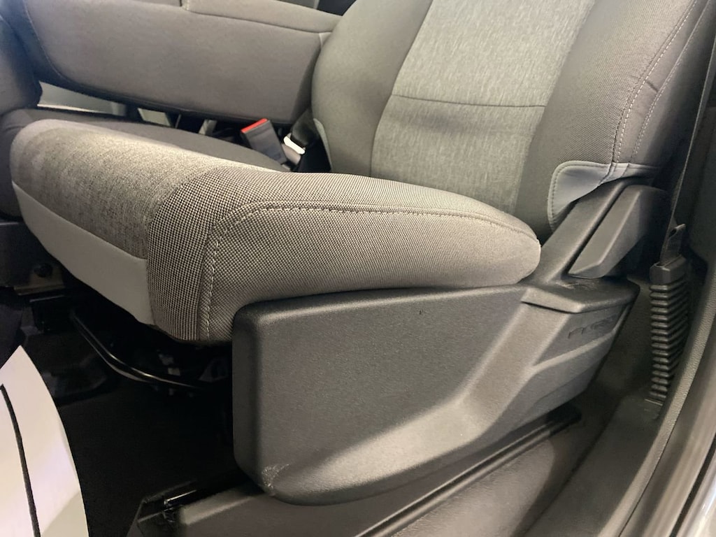 2025 Ford F-150 XL photo 4