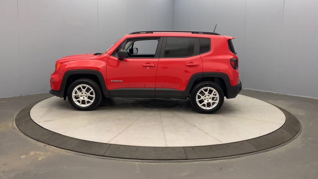 Used 2022 Jeep Renegade Latitude SUV