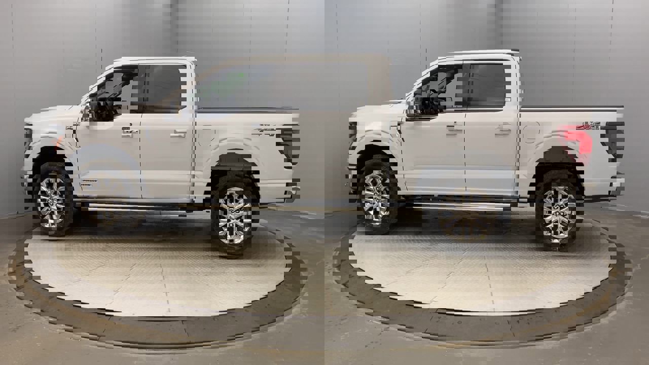 2025 Ford F-150 XLT photo 2