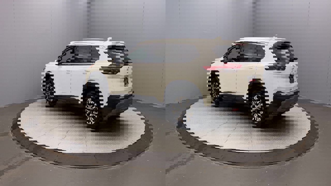 2021 Nissan Rogue SV photo 3