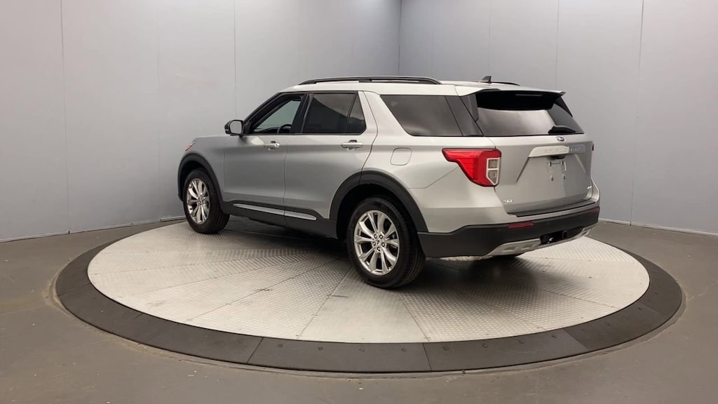 Used 2024 Ford Explorer XLT SUV