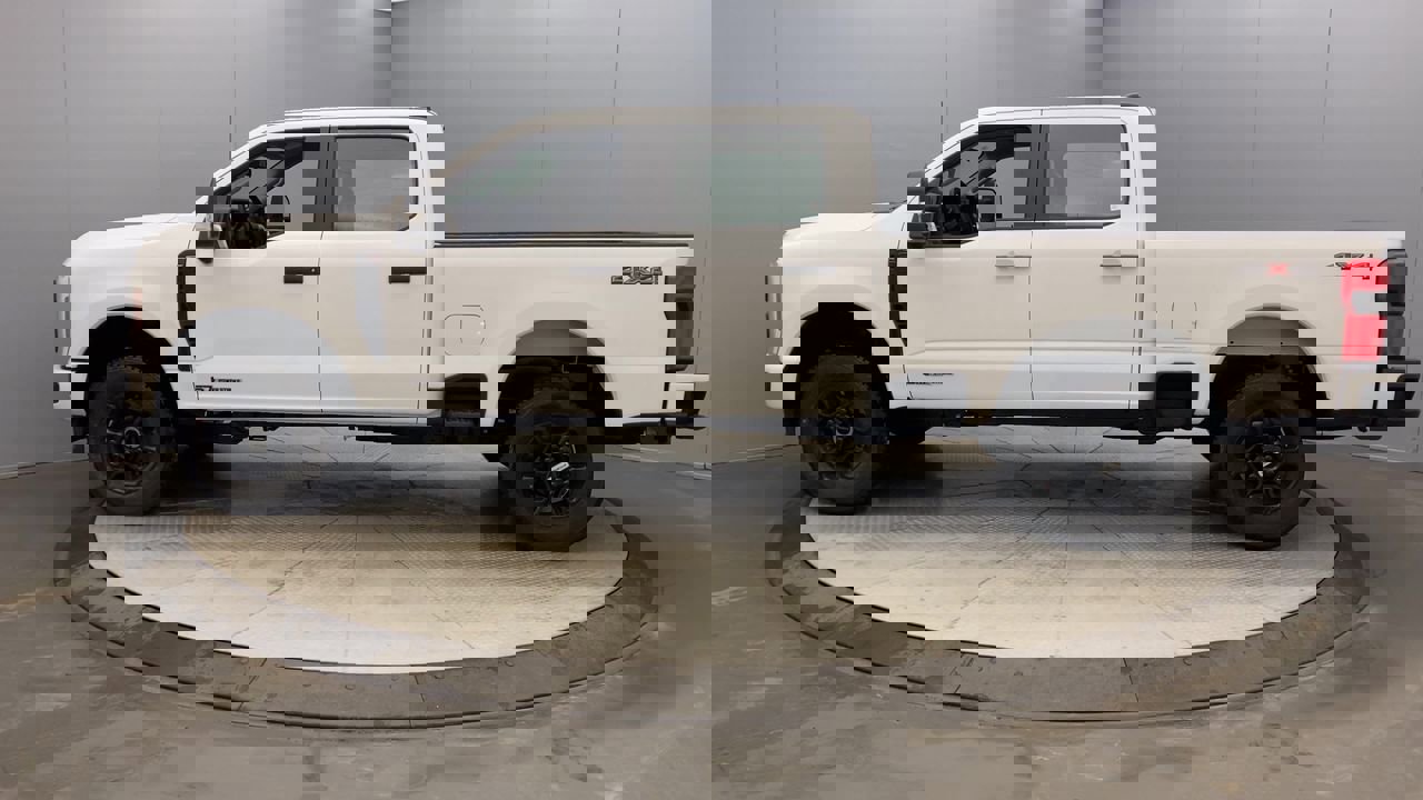 2025 Ford F-350 XL photo 2