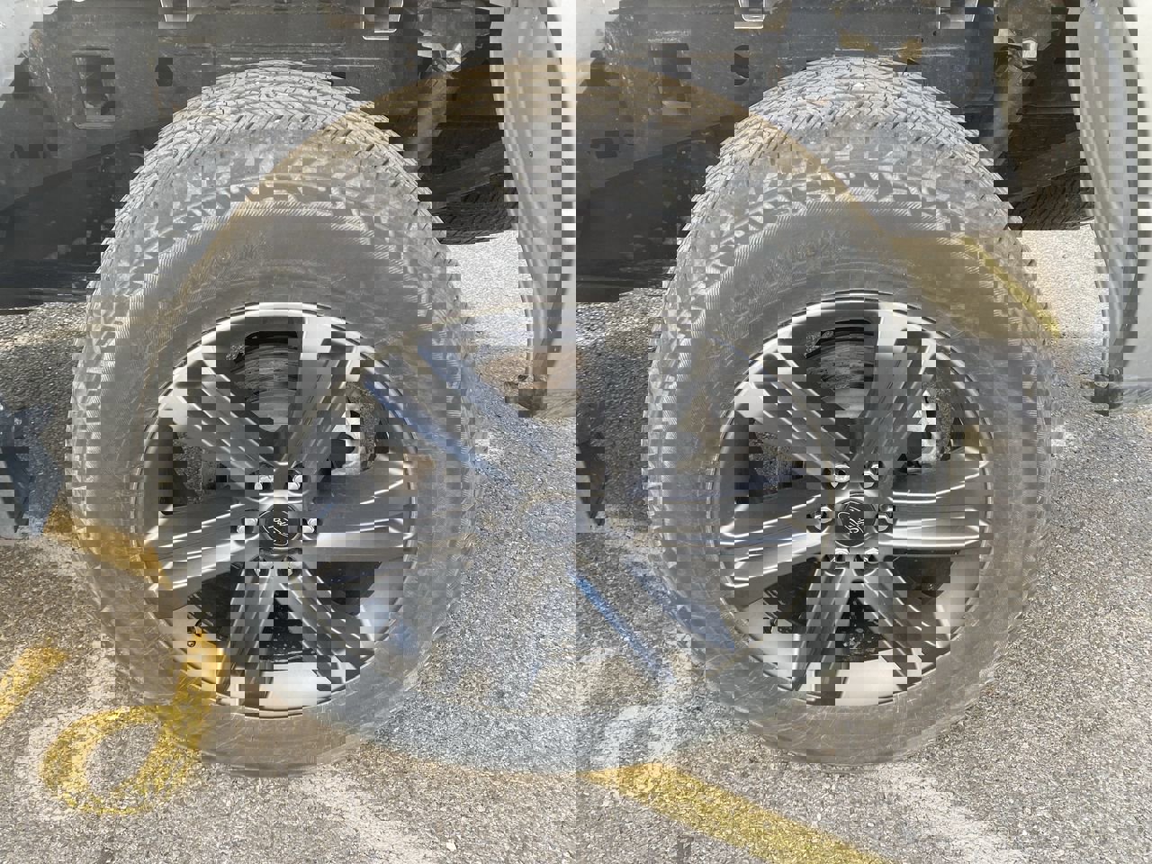 2023 Ford F-150 XLT photo 2