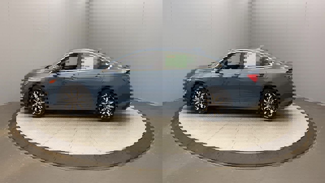 2024 Chevrolet Malibu RS photo 2
