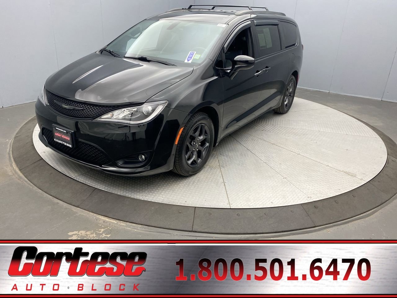 2019 Chrysler Pacifica Touring L's photo
