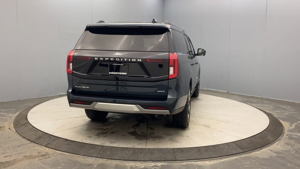 2025 Ford Expedition MAX photo 4