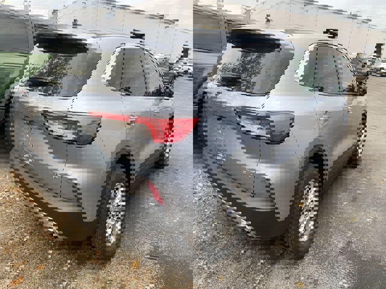 2022 Ford Escape SE photo 3