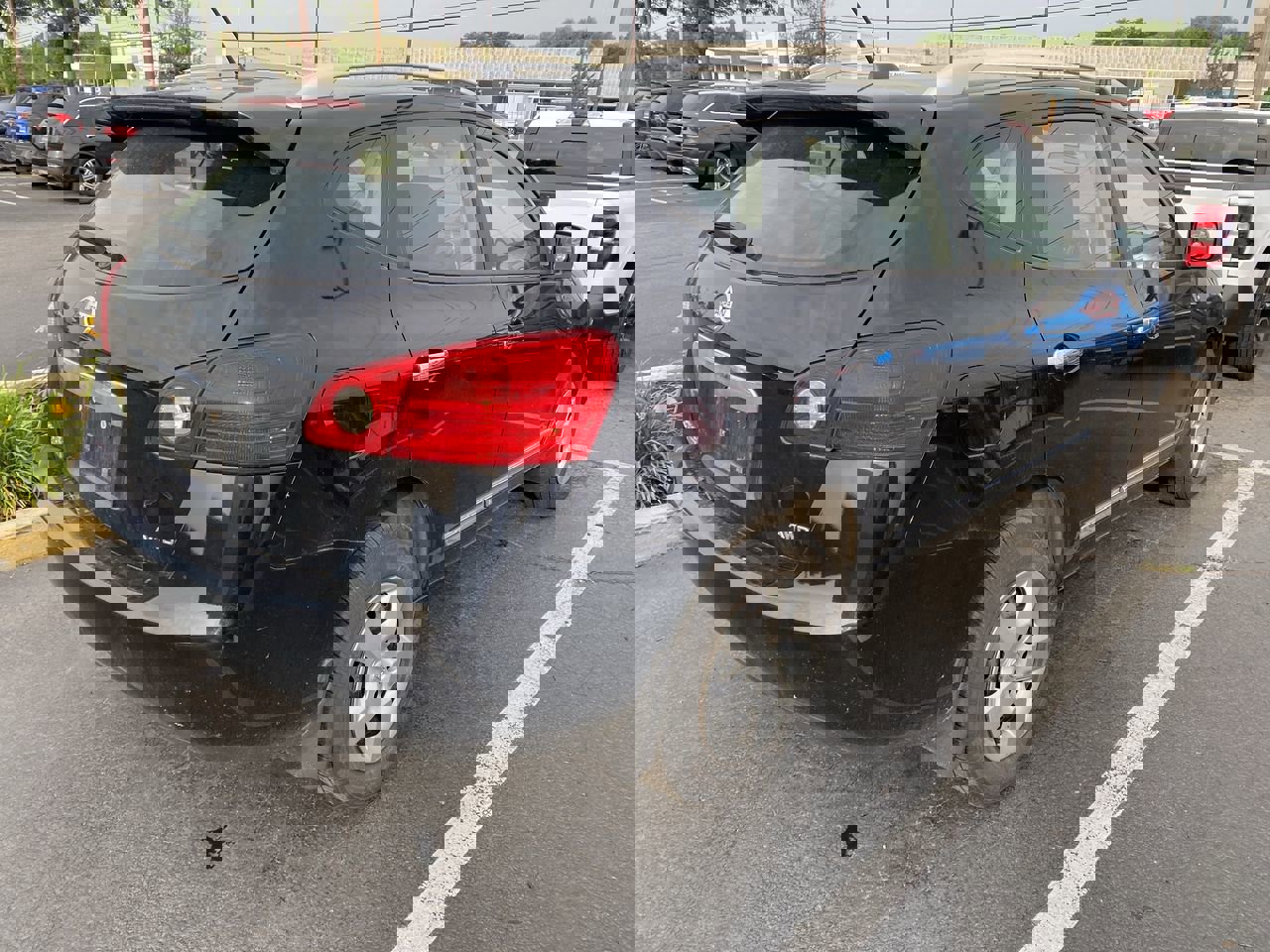 2014 Nissan Rogue Select S photo 3