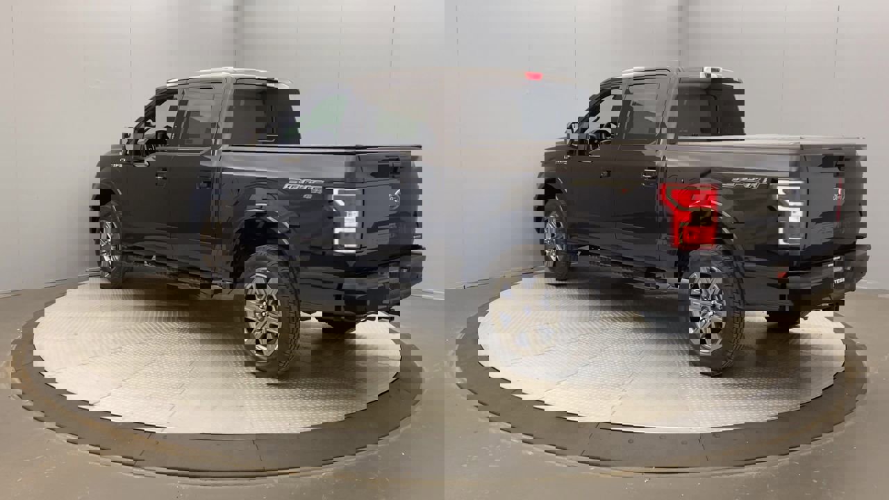 2020 Ford F-150 XLT photo 2