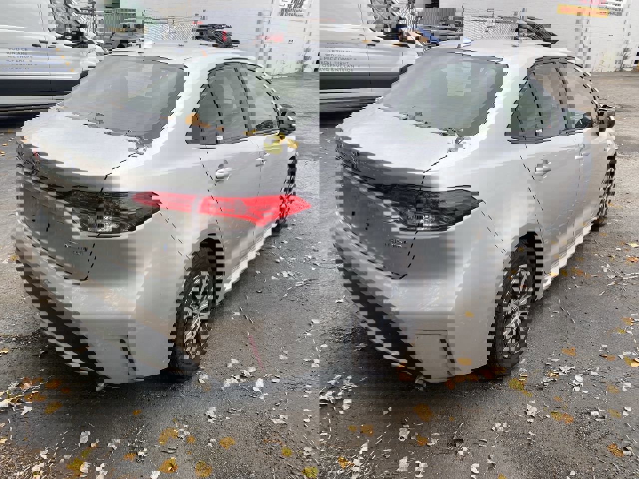 2021 Toyota Corolla Hybrid LE photo 3