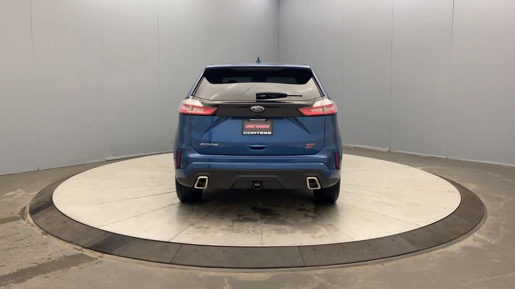 2019 Ford Edge ST photo 4