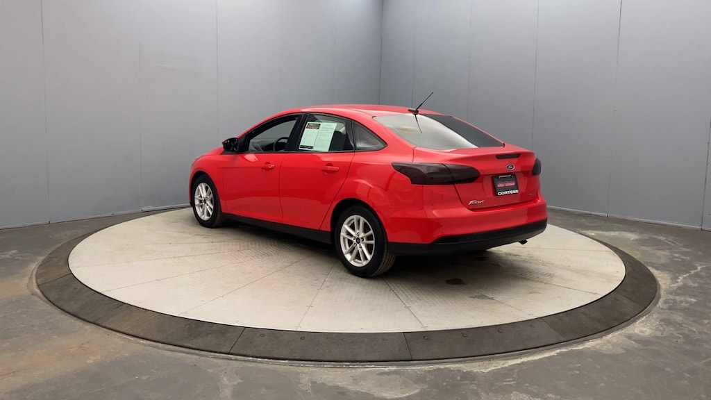 2017 Ford Focus SE photo 4