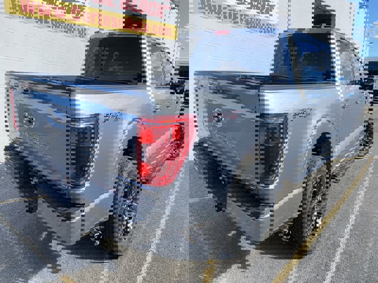 2023 Ford F-150 XLT photo 3
