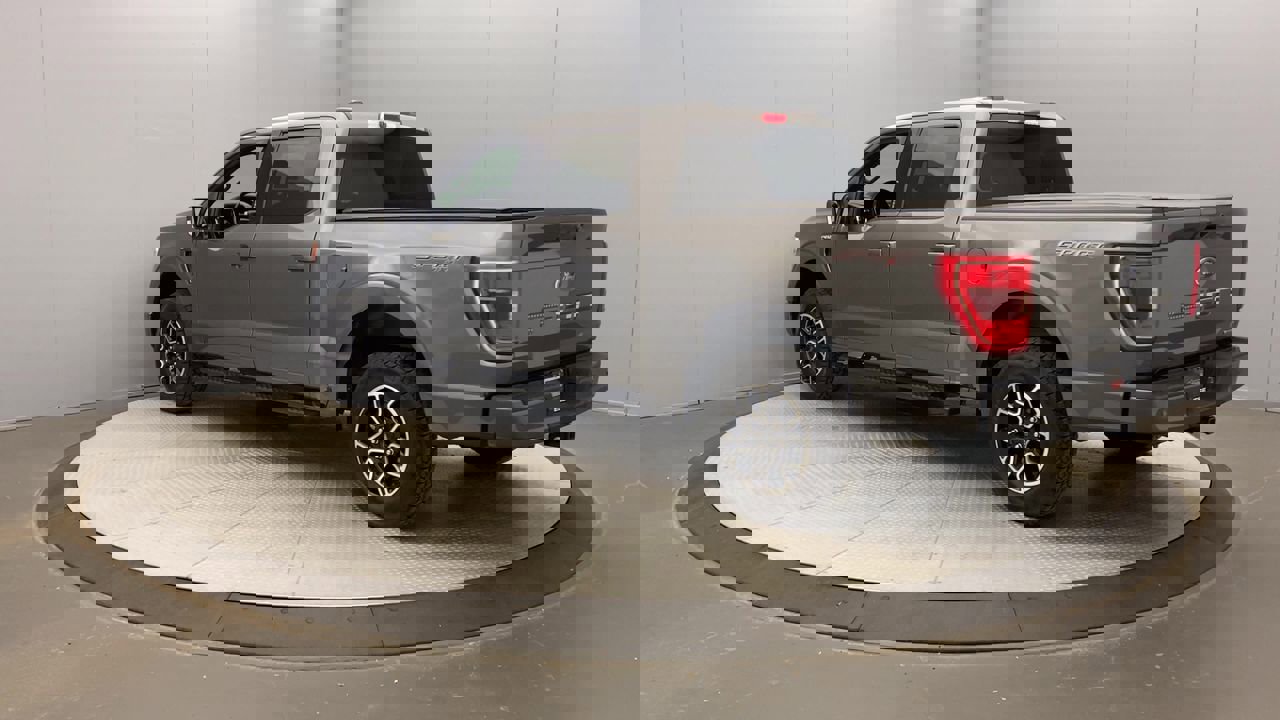 2021 Ford F-150 XLT photo 3