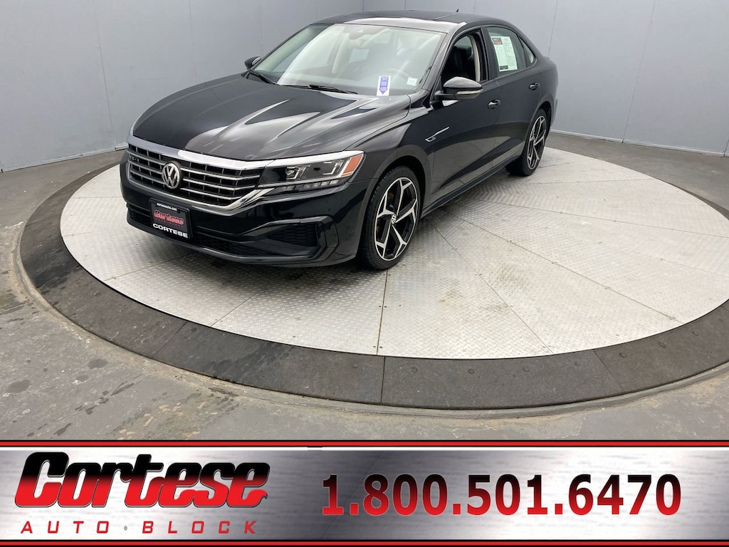2020 Volkswagen Passat 2.0T R-Line photo 2