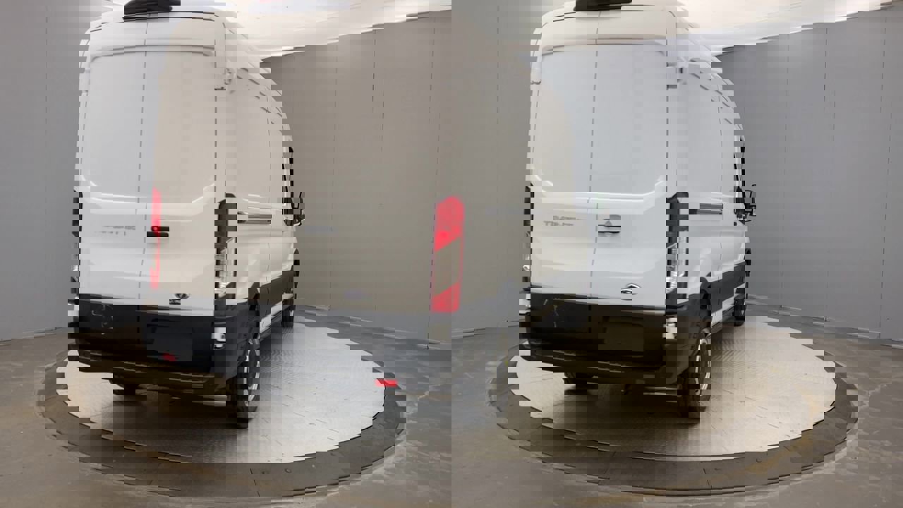 2025 Ford Transit Cargo photo 4