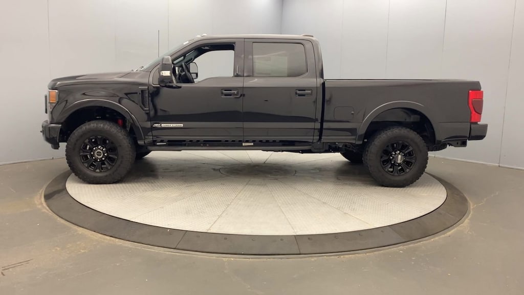 Used 2022 Ford Super Duty F-250 SRW Lariat Truck Crew Cab