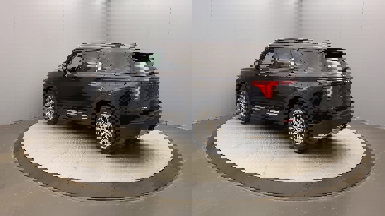 2025 Ford Explorer photo 3