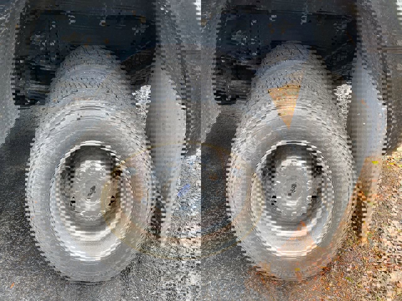 2023 Ford F-450 Lariat photo 2