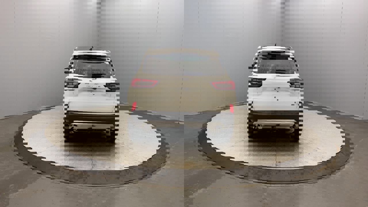 2025 Ford Escape Titanium photo 4