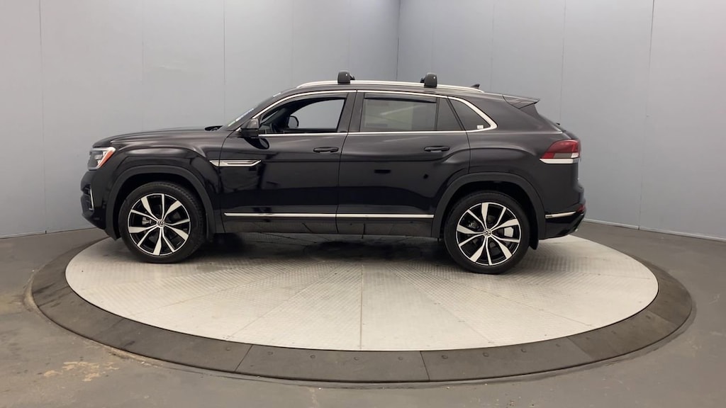Used 2024 Volkswagen Atlas Cross Sport 2.0T SEL Premium R-Line SUV