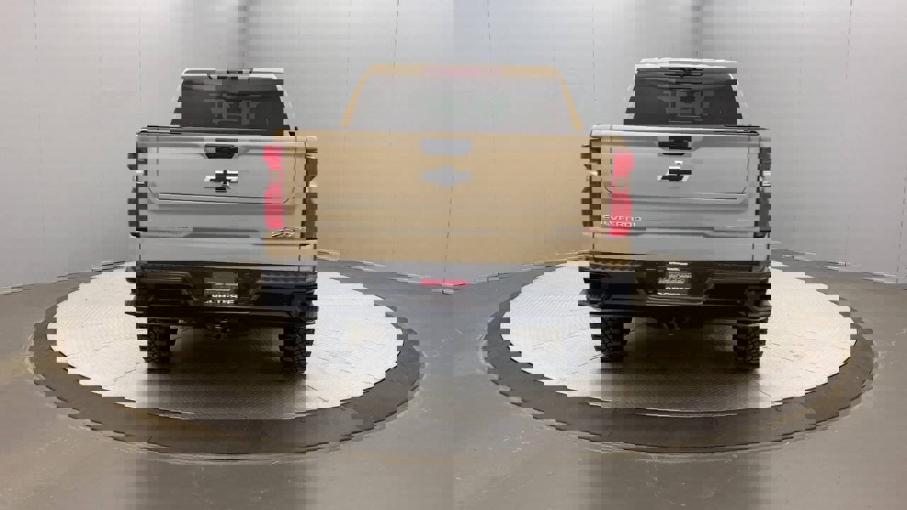 2023 Chevrolet Silverado 1500 ZR2 photo 3