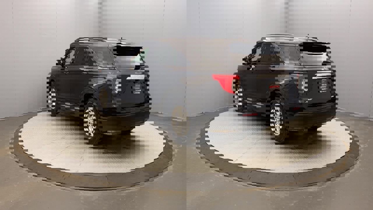 2022 Ford Explorer XLT photo 3