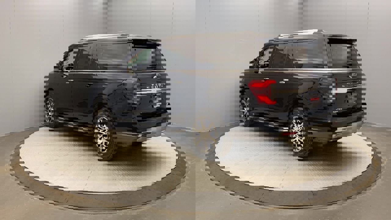 2023 Ford Expedition MAX Limited photo 3