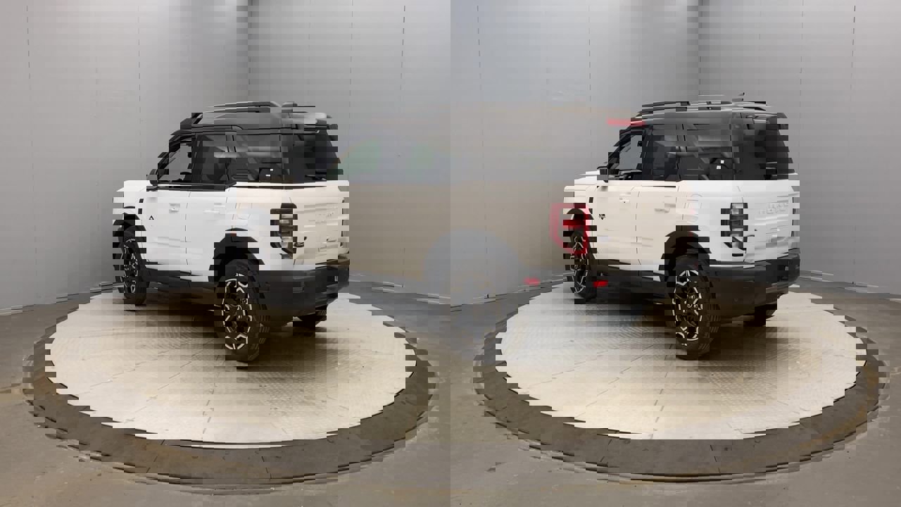 2025 Ford Bronco Sport Outer Banks photo 3