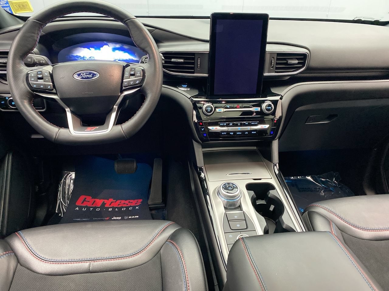 2024 Ford Explorer ST - Photo 14
