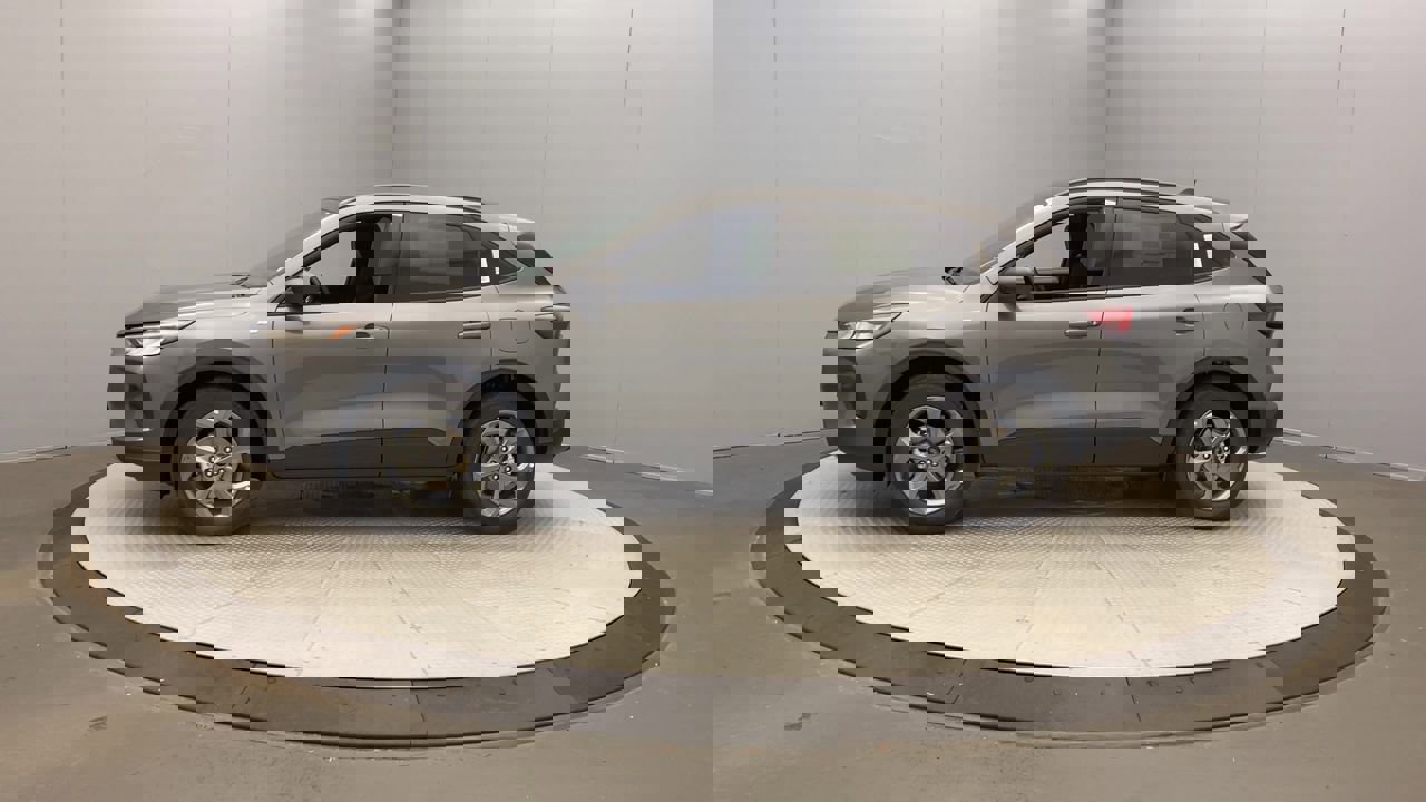 2025 Ford Escape ST-Line photo 2