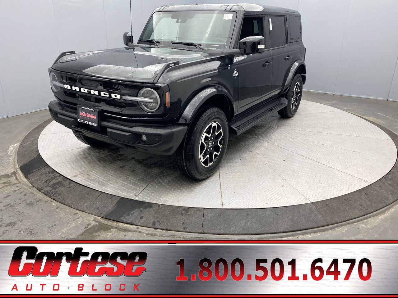 2025 Ford Bronco 4-Door Outer Banks's photo