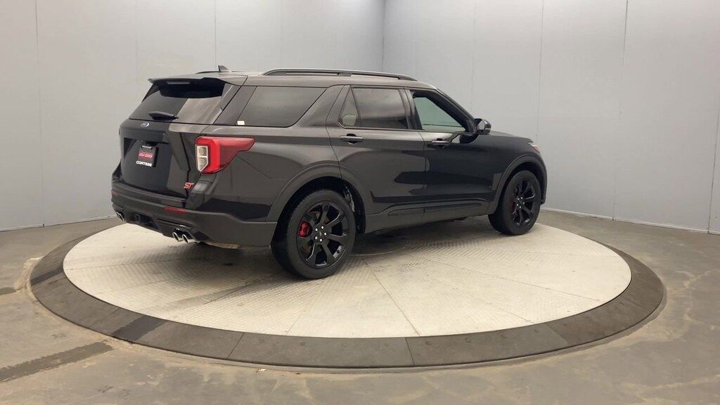 2023 Ford Explorer ST photo 3